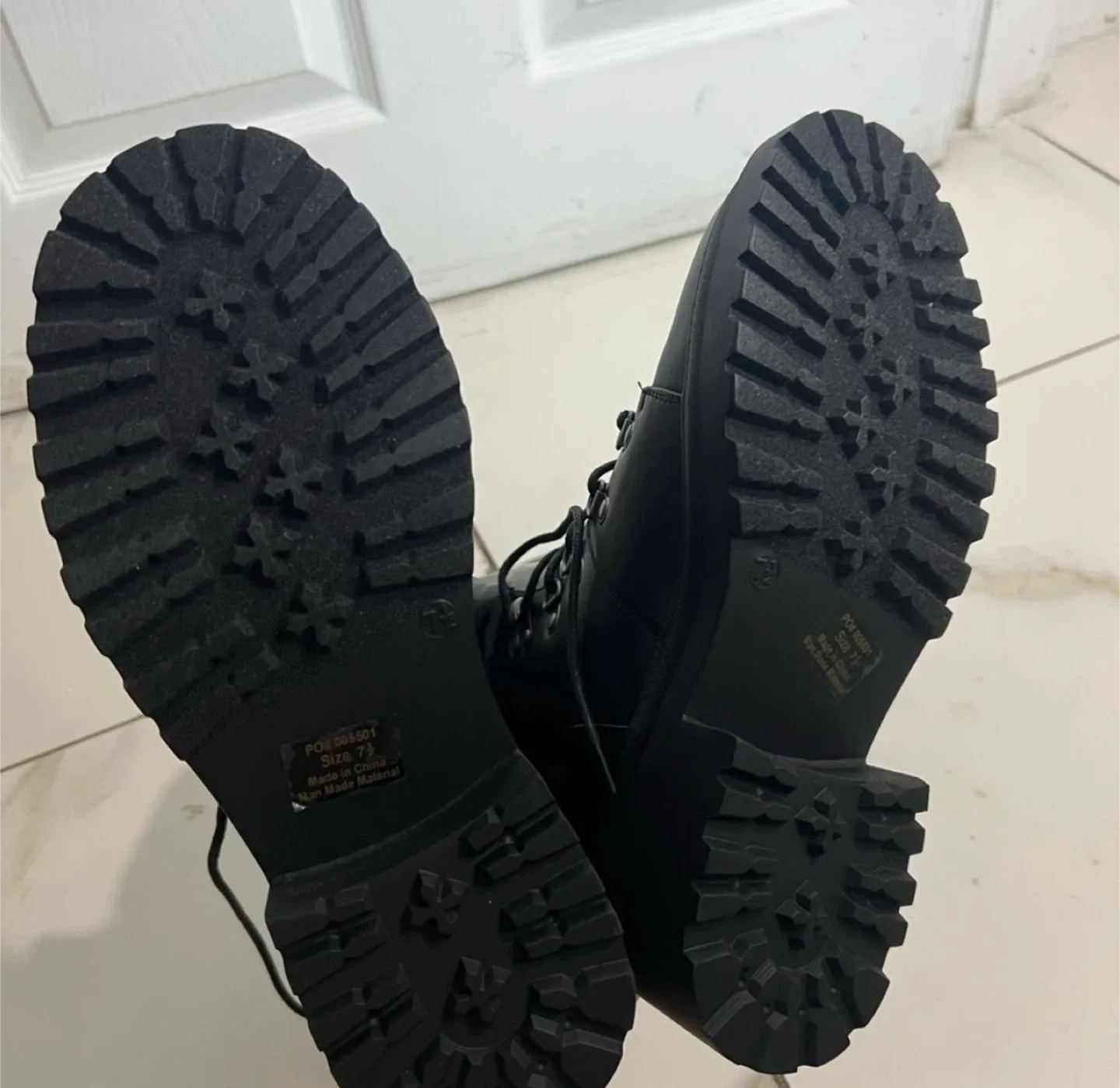 Black Padded Collar Lace-Up Boots - Size 7.5 image indicator(5)