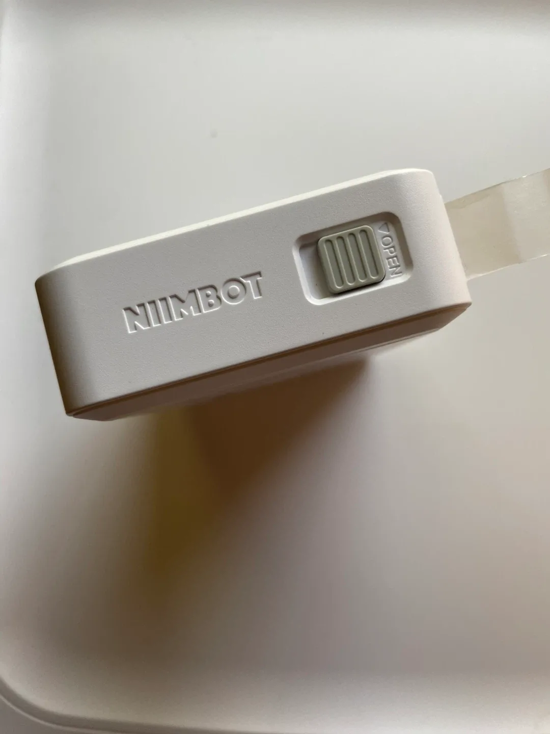 Niimbot D110 Label Printer - Portable & Bluetooth image indicator(3)