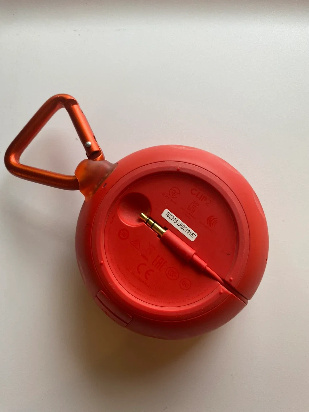 JBL Clip 2 Portable Bluetooth Speaker - Red image indicator(2)