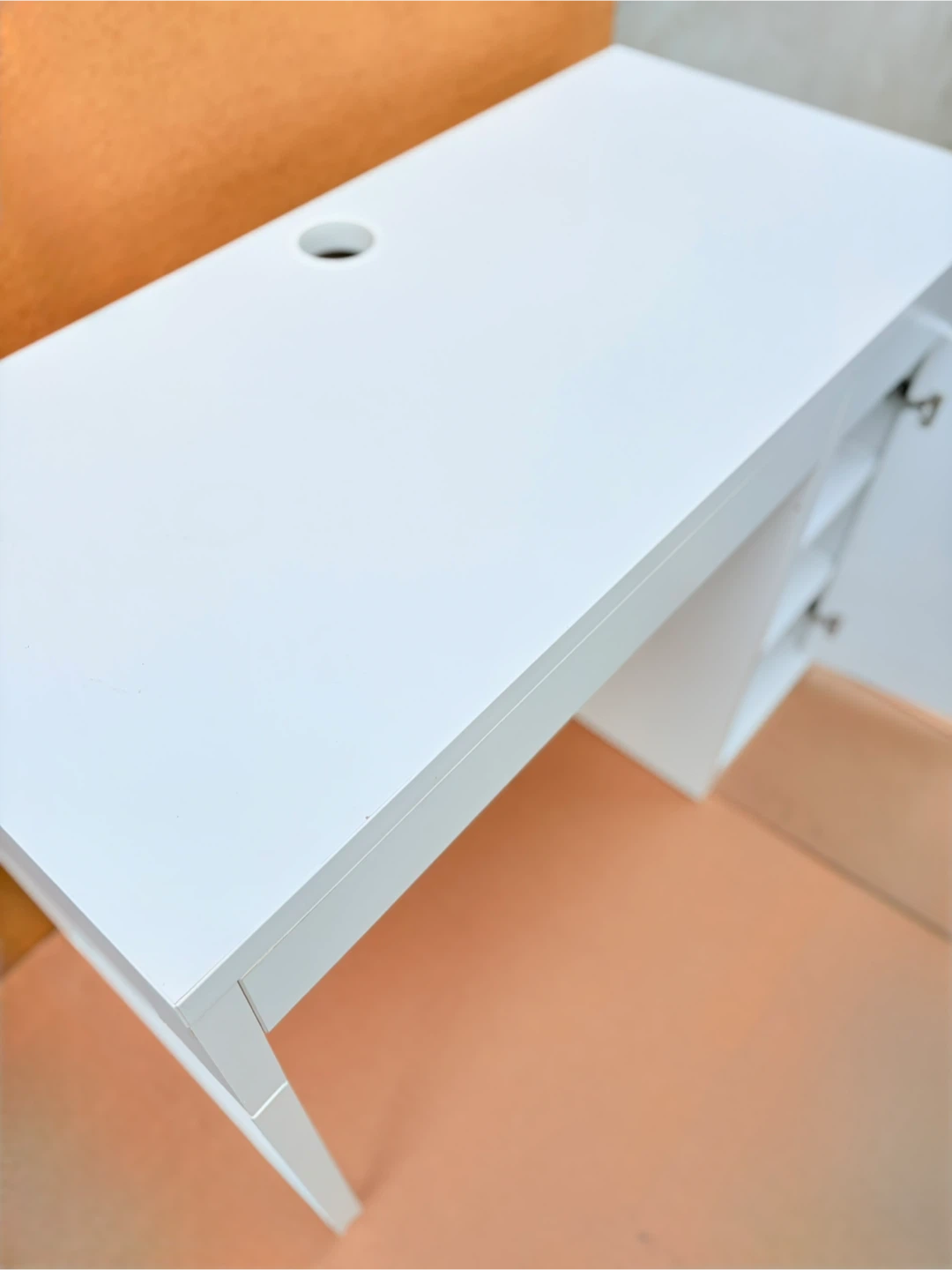 White Desk (101cm x 72cm) - photo 2