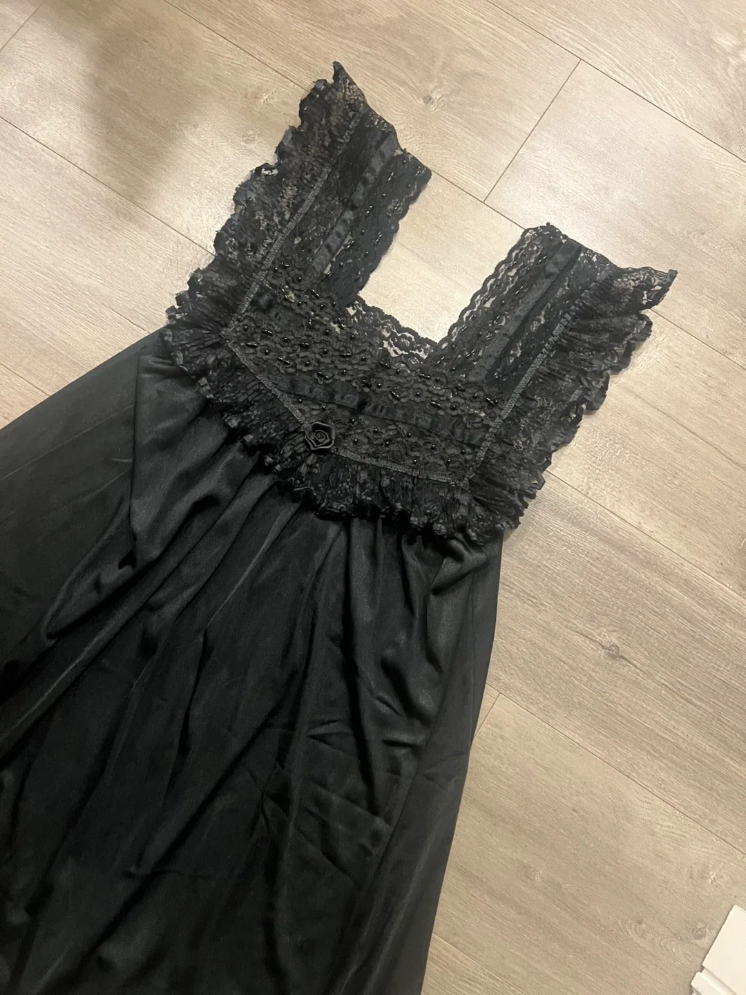 Black Nightgown - Size Large image indicator(4)