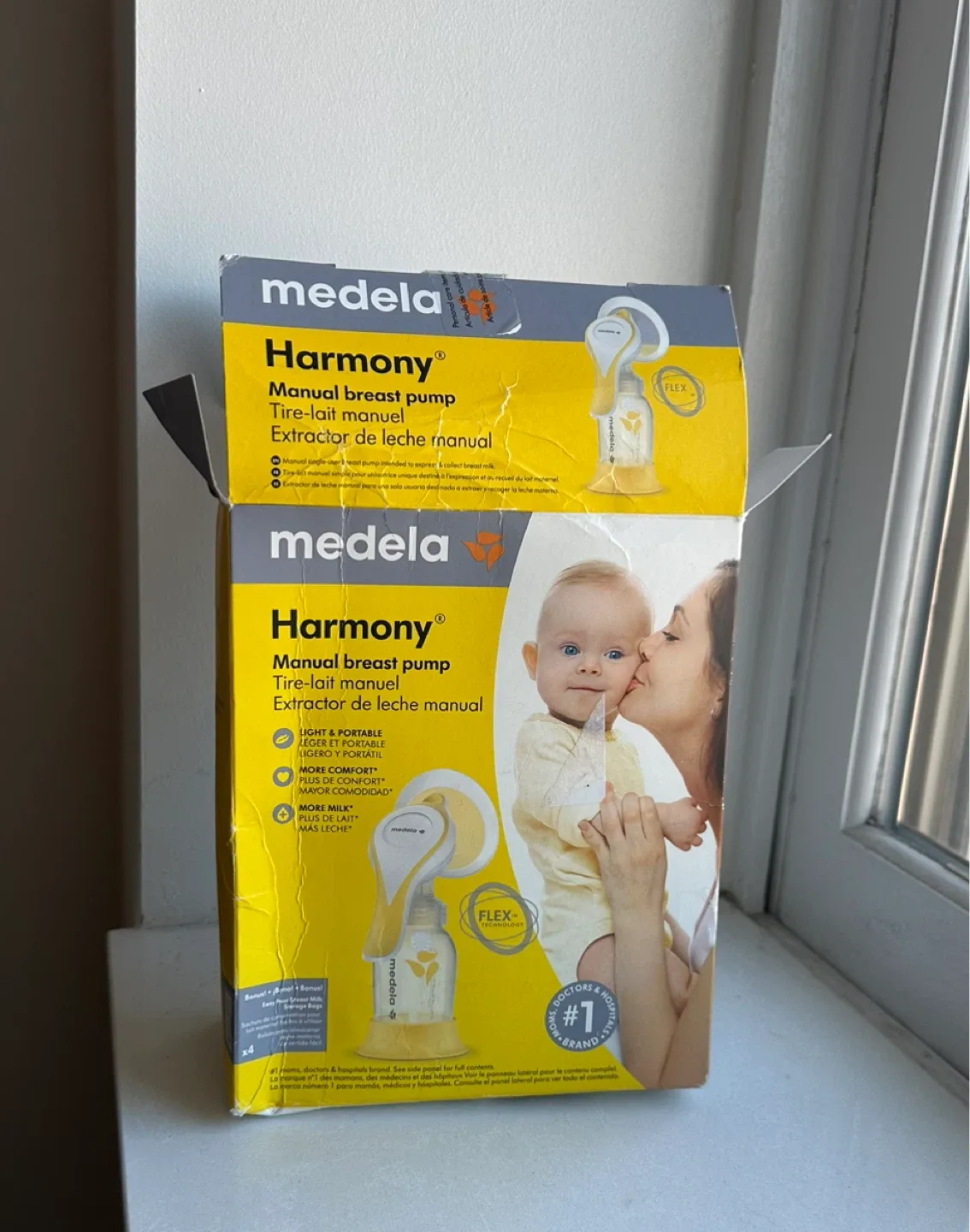 Medela Harmony Manual Breast Pump - Like New! thumbnail