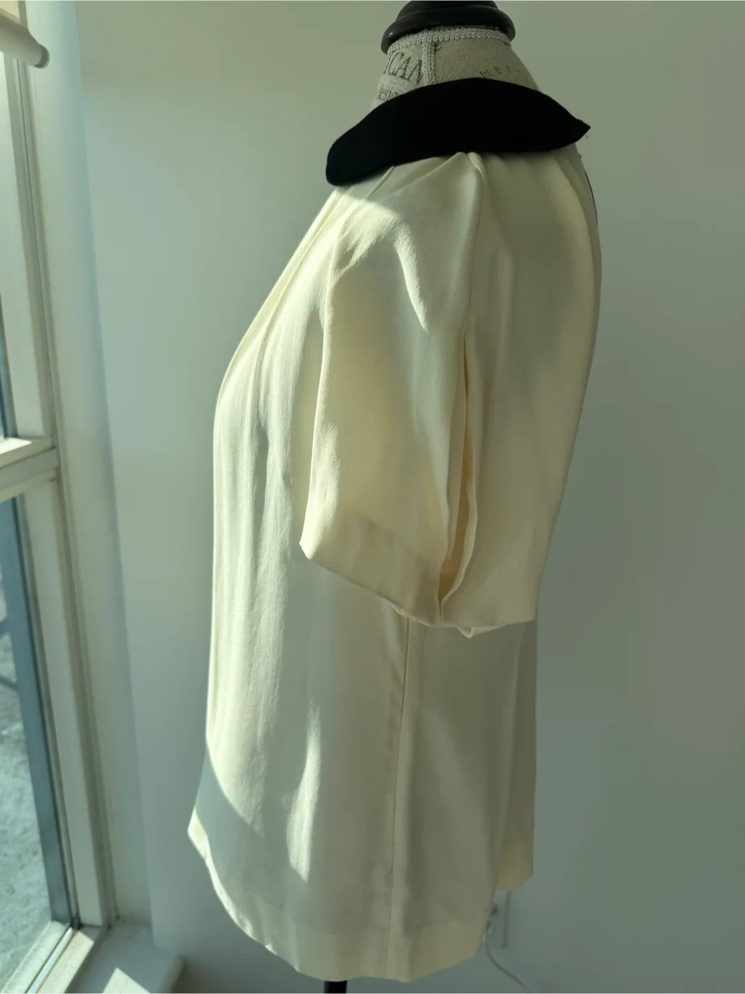 Marni Blouse with Black Collar image indicator(2)