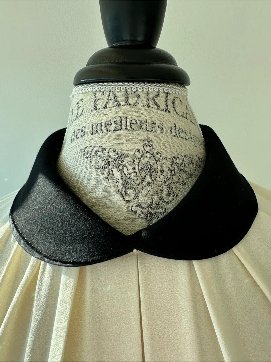 Marni Blouse with Black Collar image indicator(6)