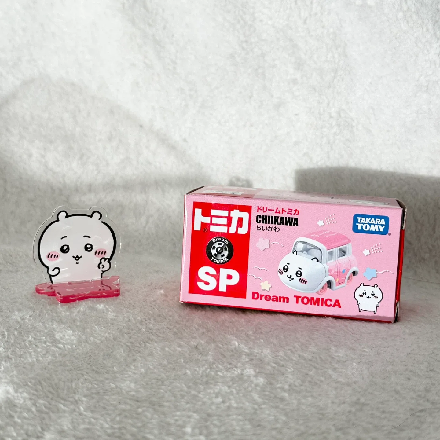 Authentic Chiikawa Dream Tomica Die-cast Car & Acrylic stand thumbnail