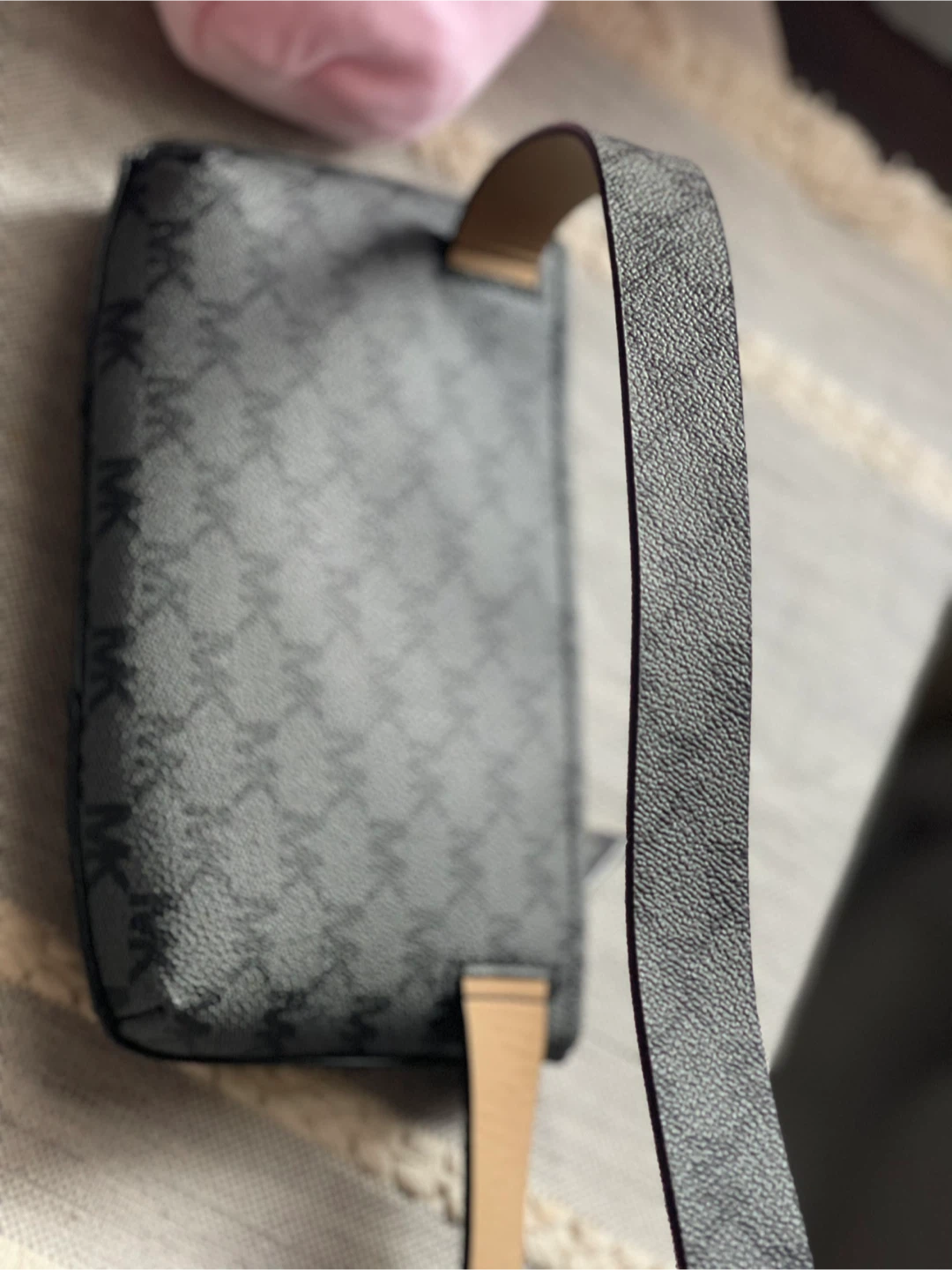 Michael Kors Belt Bag - Black - photo 5