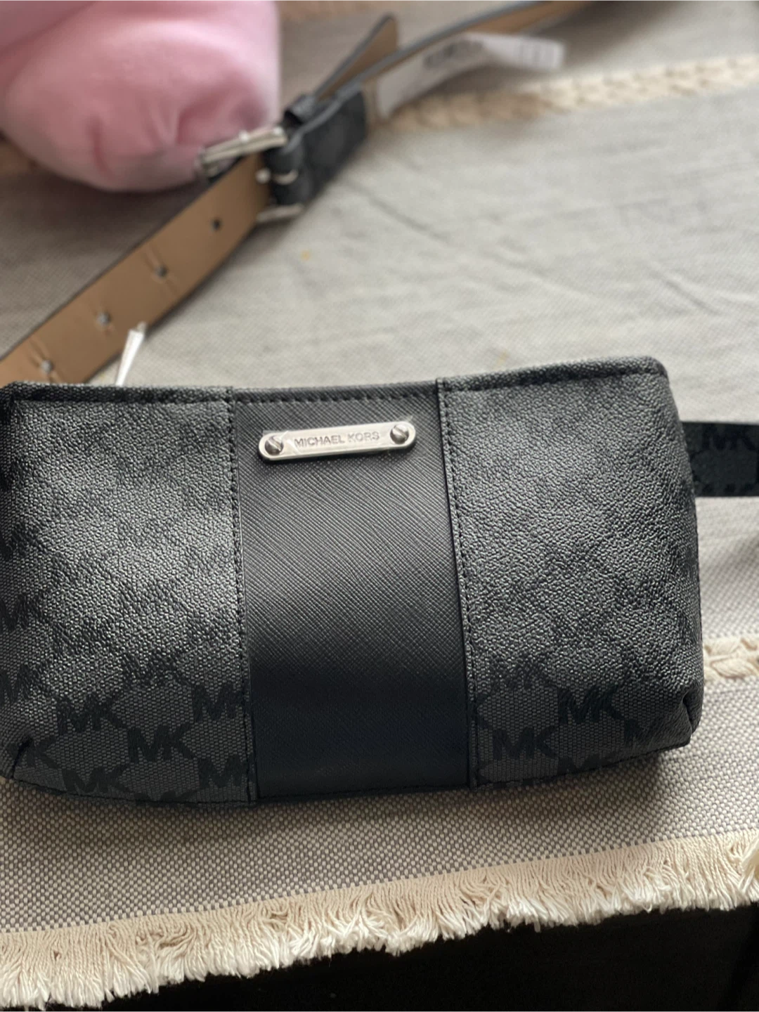Michael Kors Belt Bag - Black - photo 2