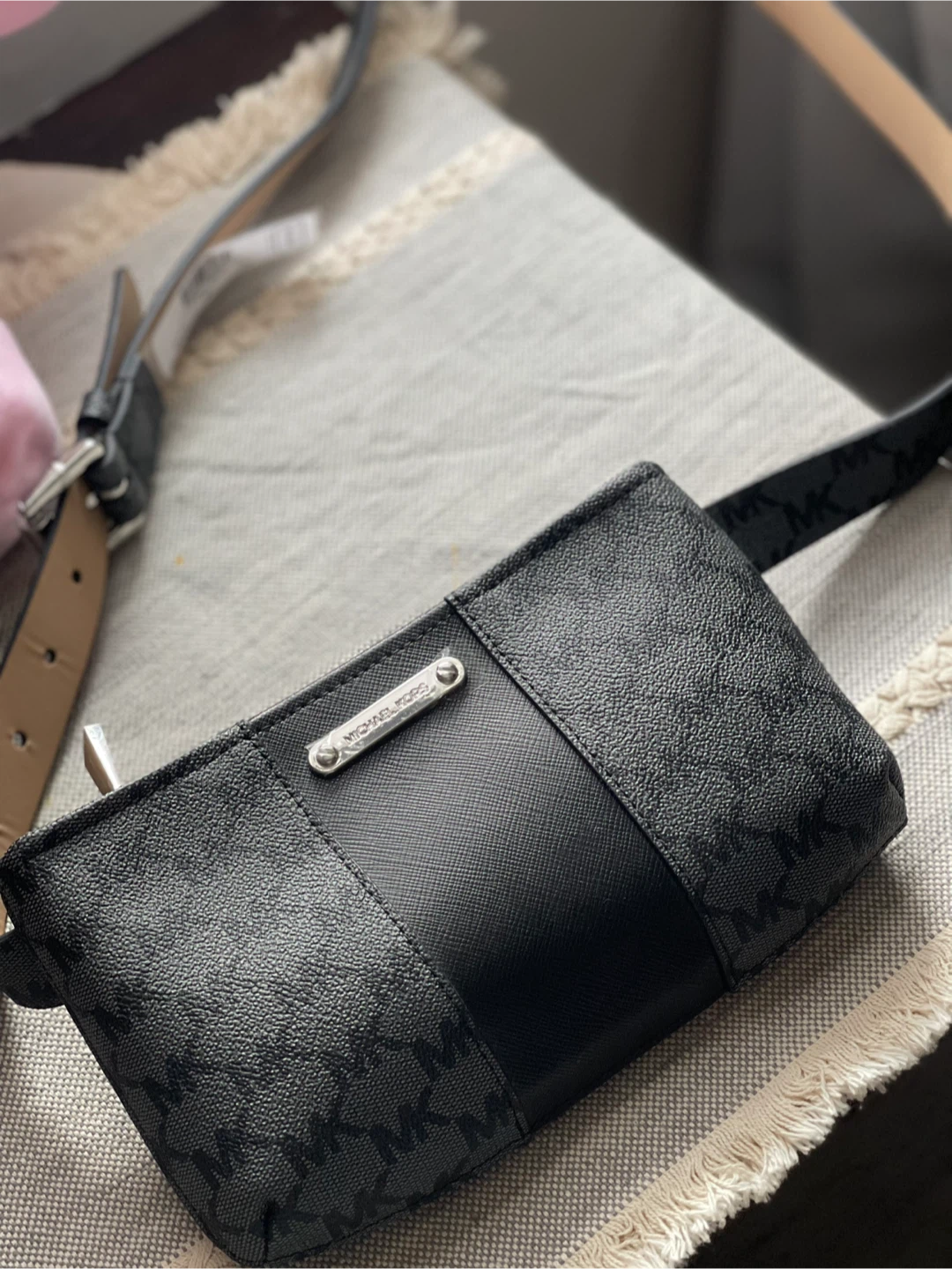 Michael Kors Belt Bag - Black - photo 3