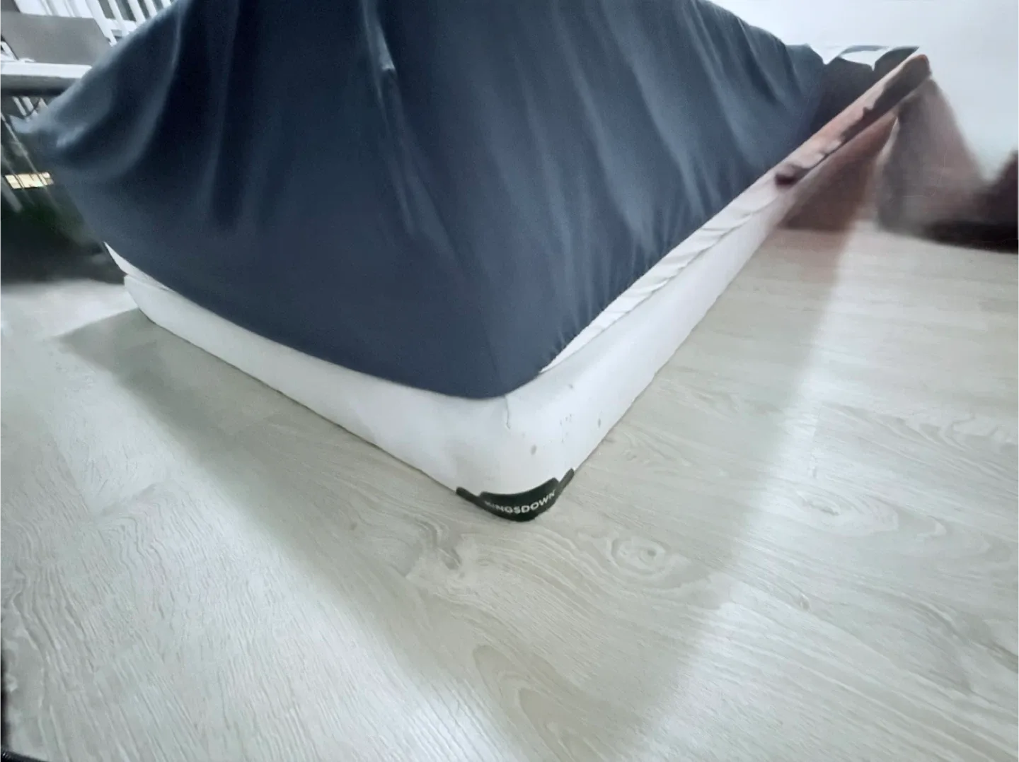 [Saturday Move out Sale] Queen Size Box Frame image indicator(2)