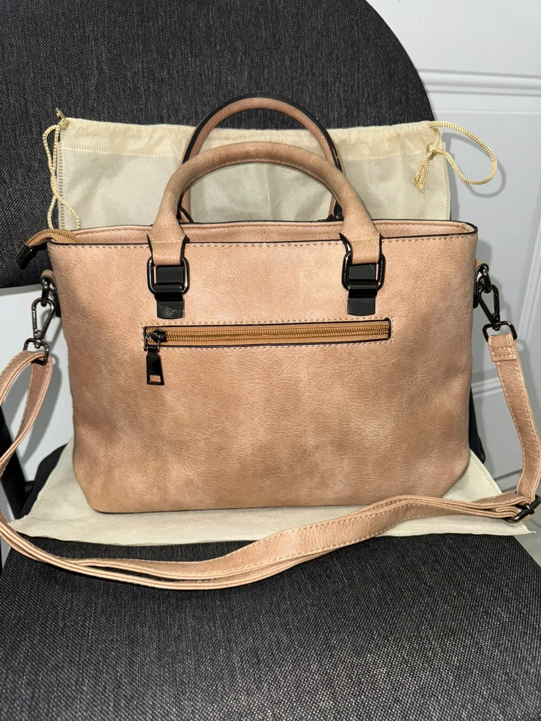 Beautiful Handbag with Shoulder Strap. image indicator(3)