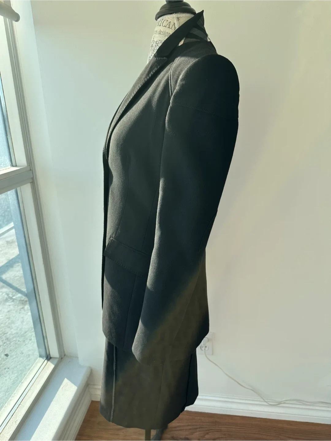 Burberry Black Blazer image indicator(2)