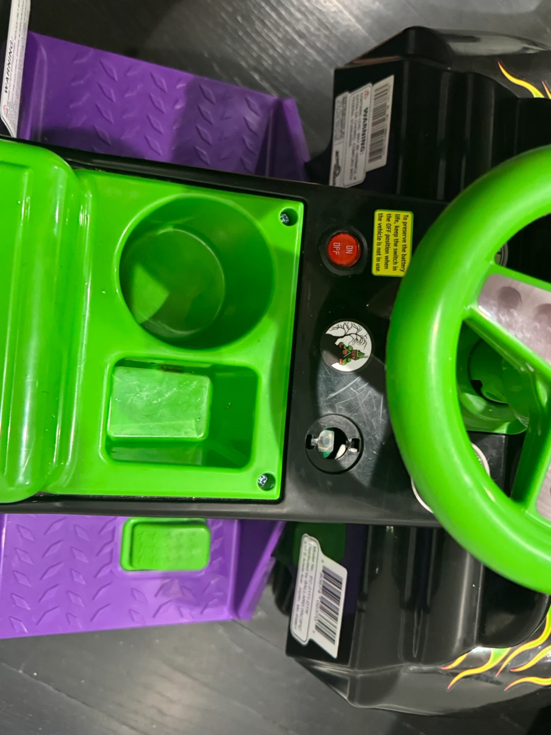 Monster Jam Grave Digger Ride-On Truck - photo 5