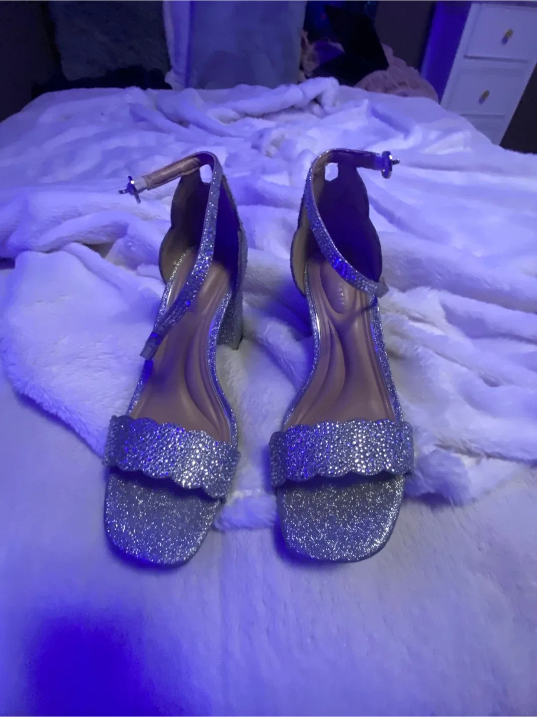Lilly & Katie Silver Heels - Size 7.5 thumbnail