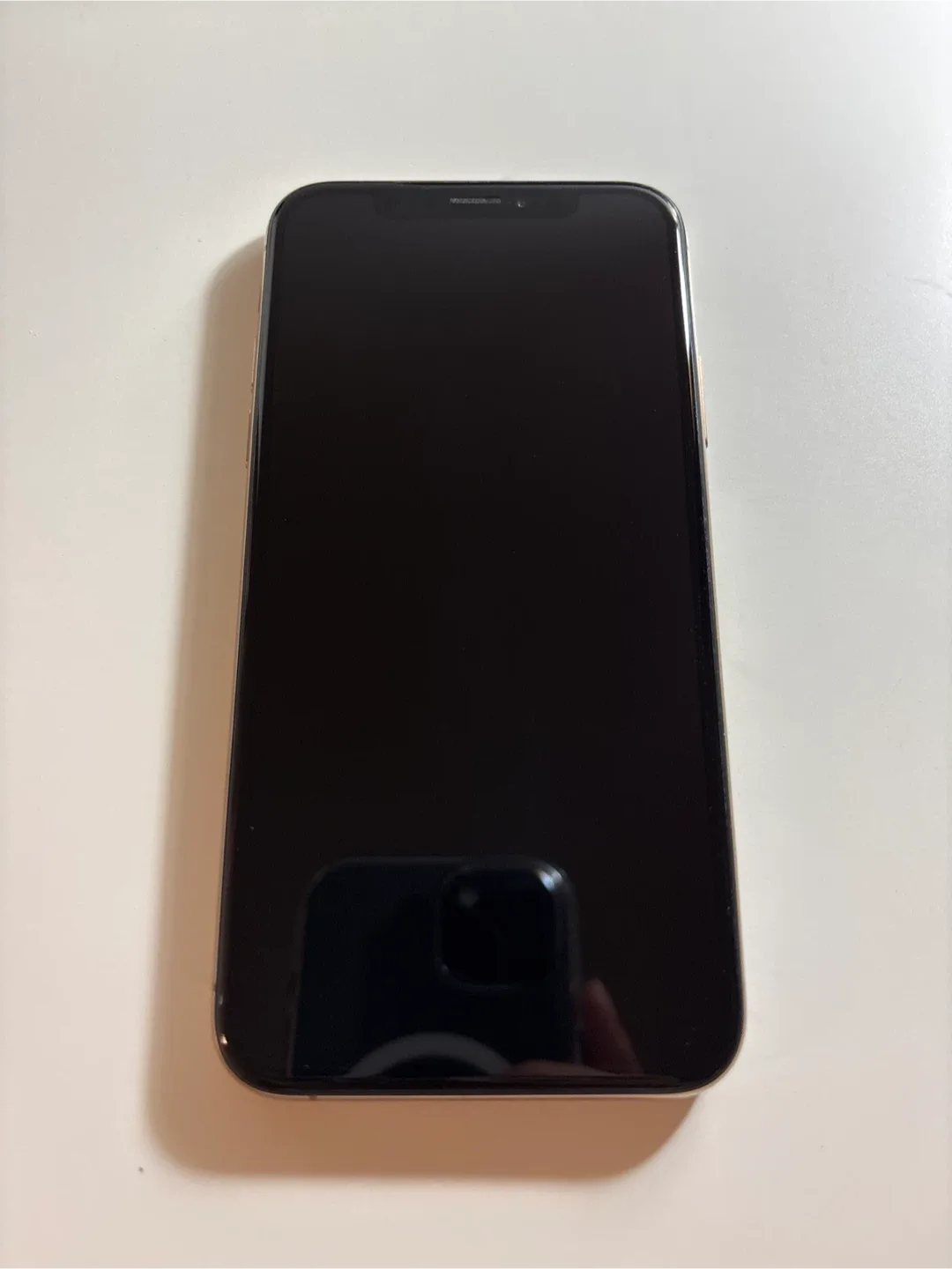 iPhone XS Gold image indicator(2)