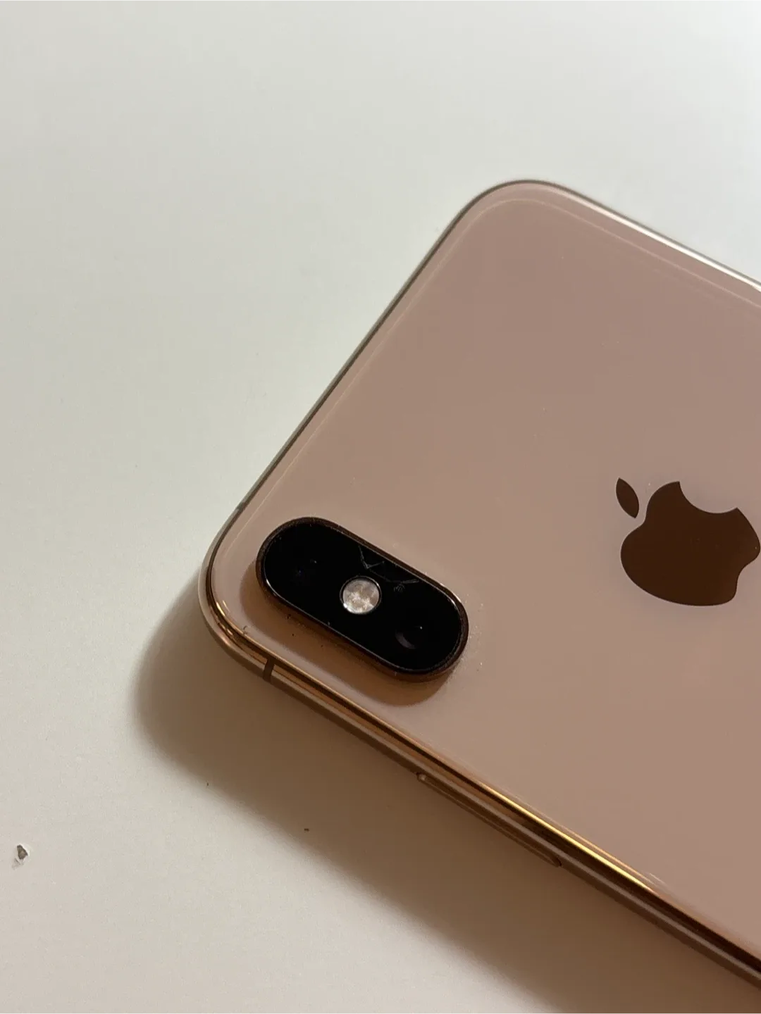 iPhone XS Gold image indicator(3)