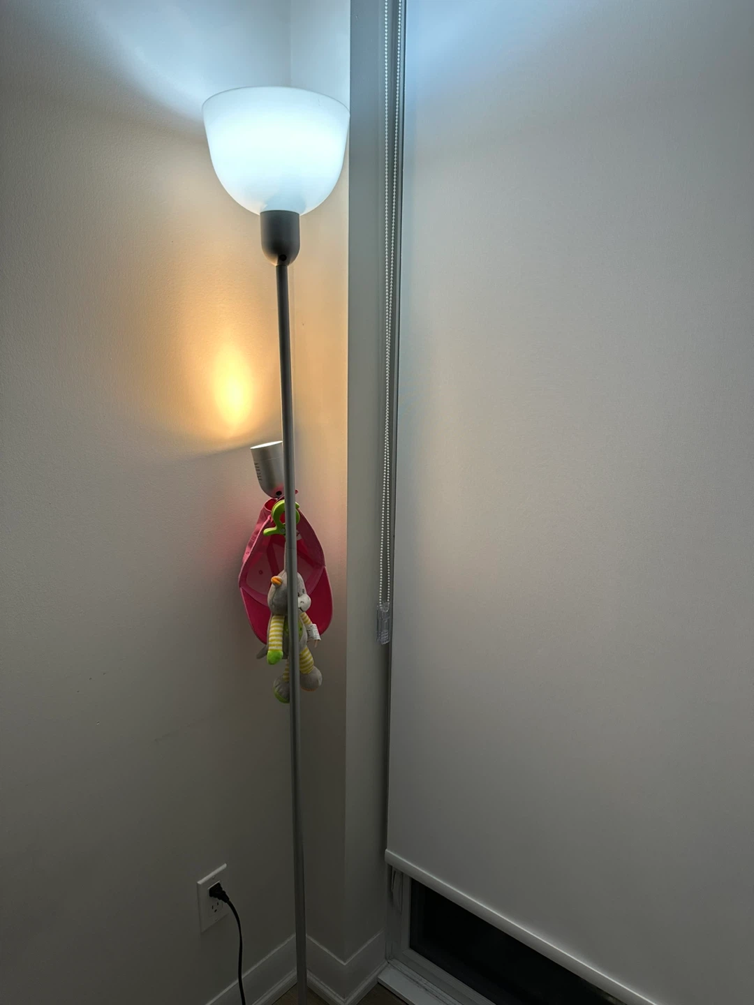 Floor Lamp without bulb- needs to go today - photo 3