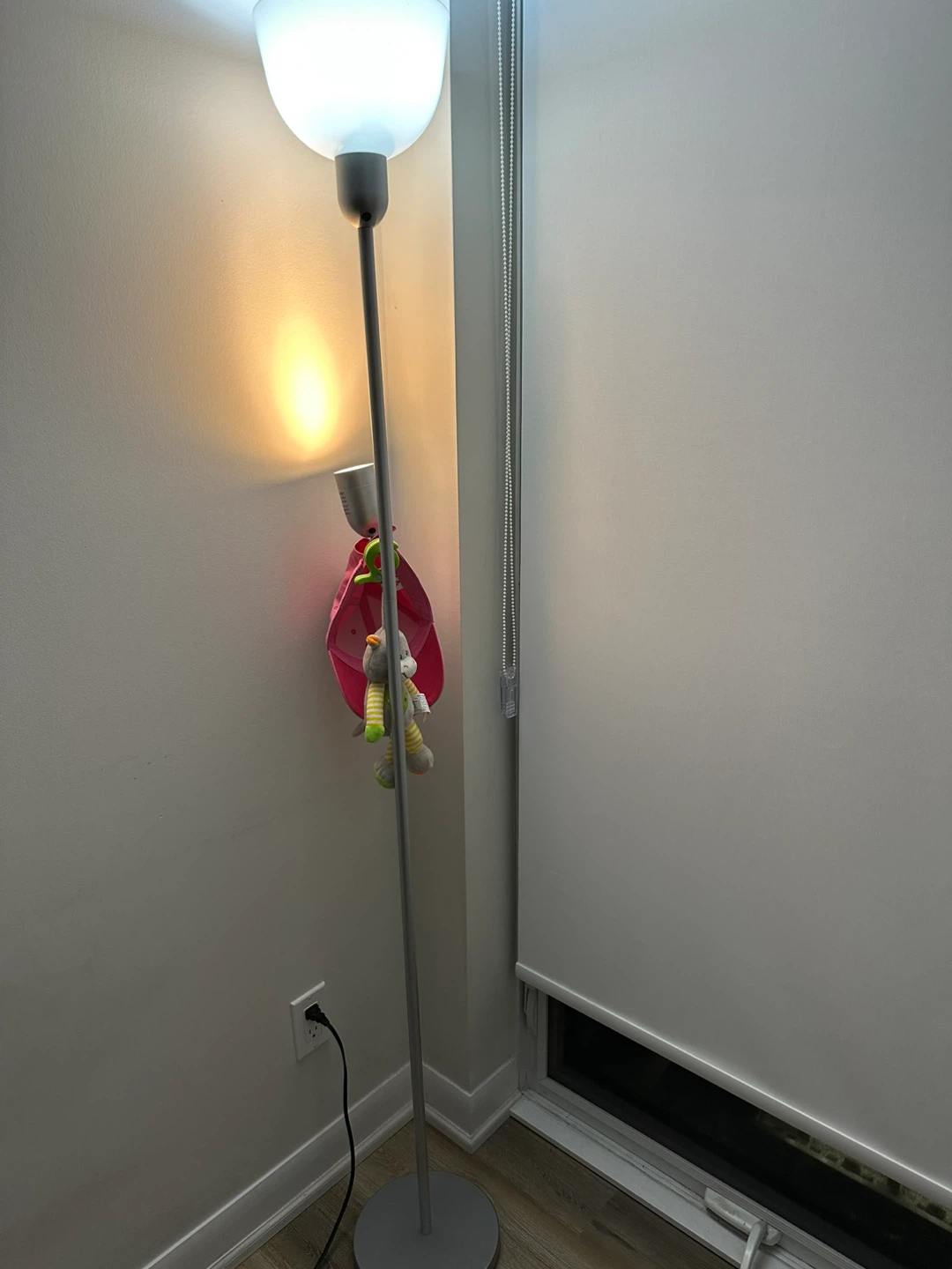 Floor Lamp without bulb- needs to go today - photo 2