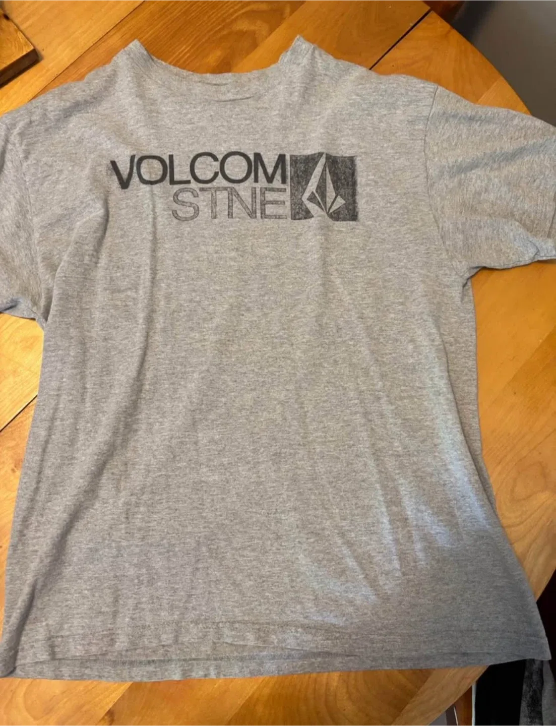 Mixed Lot of T-Shirts: Element, DC Shoes, Volcom thumbnail