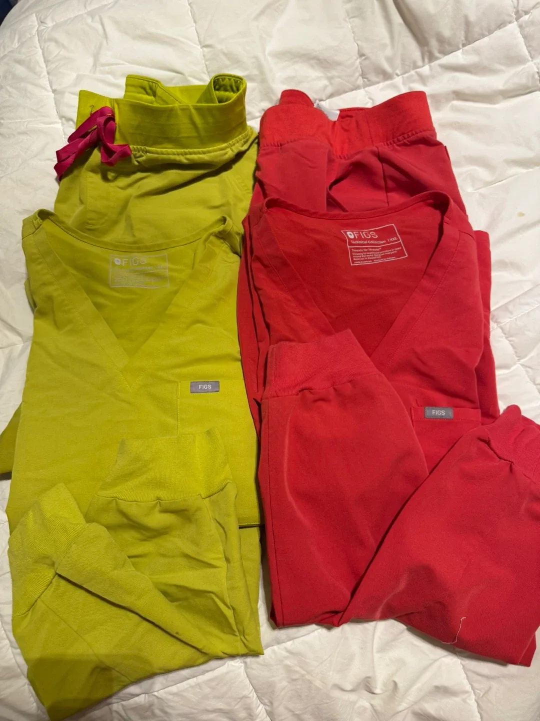 2 pairs FIGS Scrub Set - limeade & Red thumbnail