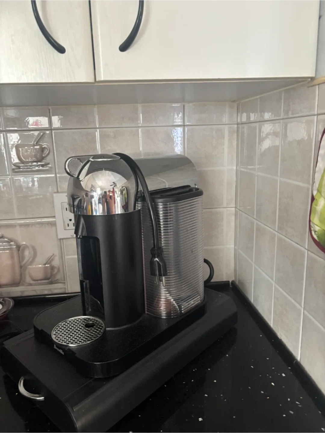 Breville Nespresso Vertuo Next Coffee Maker image indicator(3)