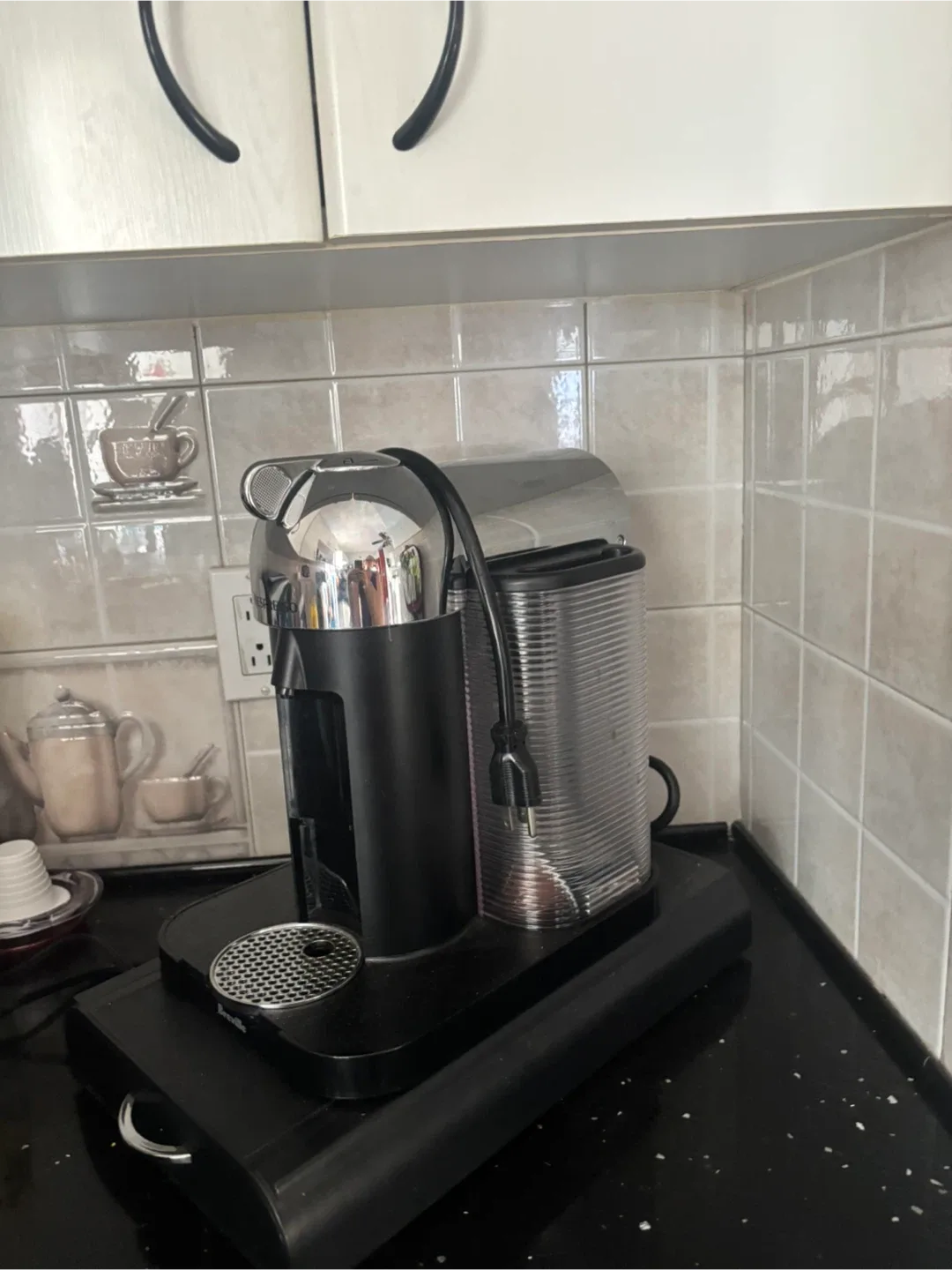 Breville Nespresso Vertuo Next Coffee Maker image indicator(2)