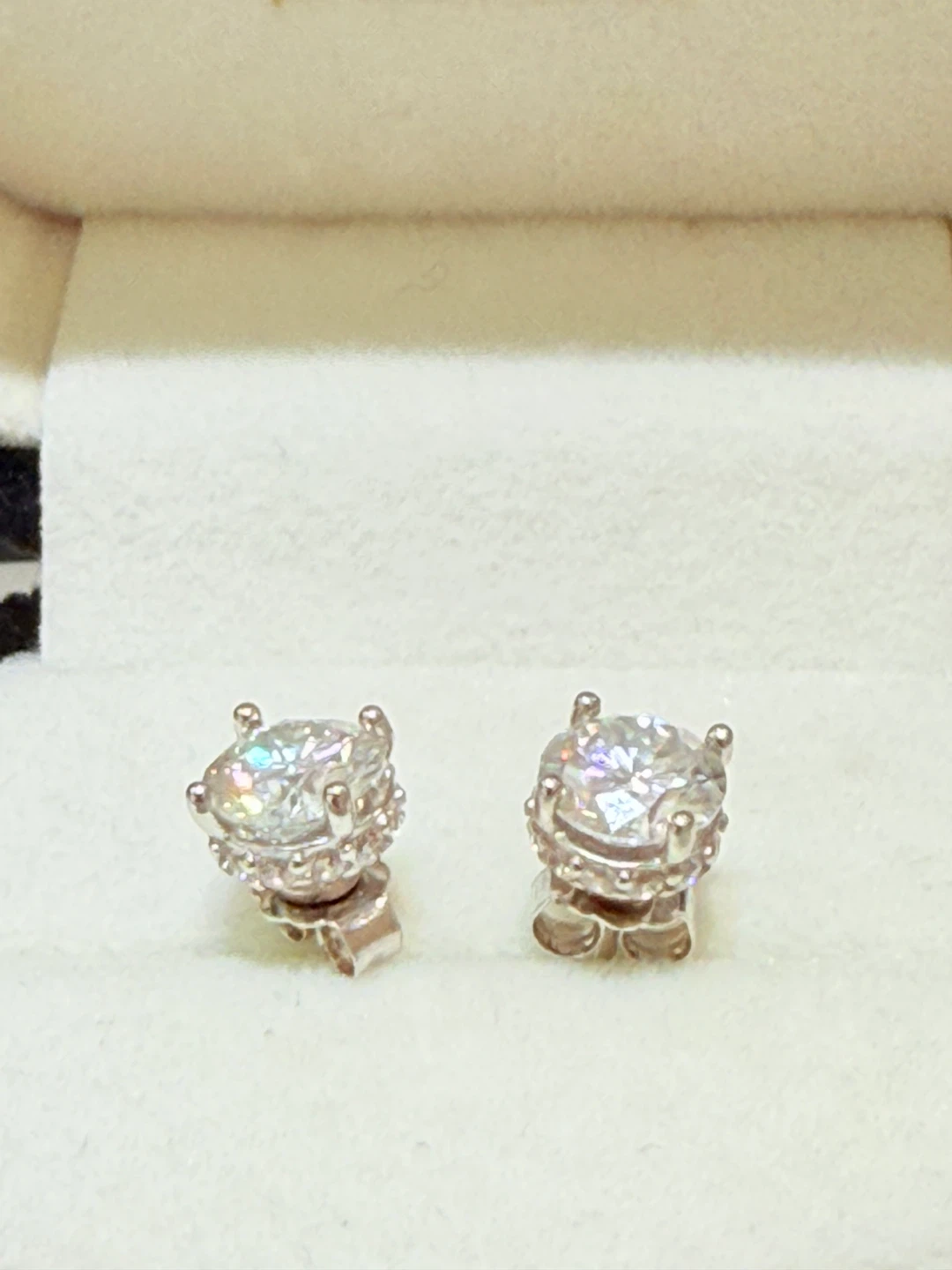 1 carat 925 sterling silver moissanite earrings - photo 2