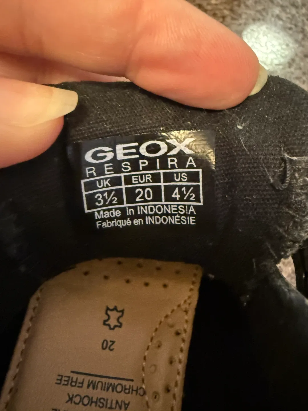 Geox Disney Minnie Mouse Sneakers - Size 4.5 image indicator(3)