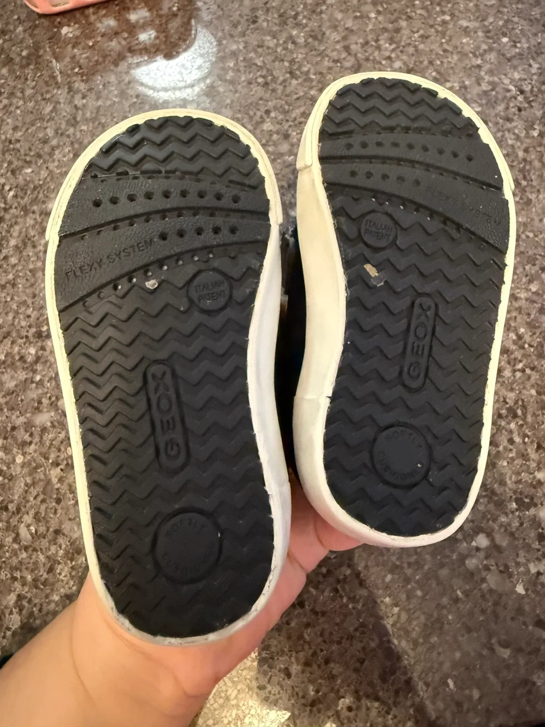 Geox Disney Minnie Mouse Sneakers - Size 4.5 image indicator(4)