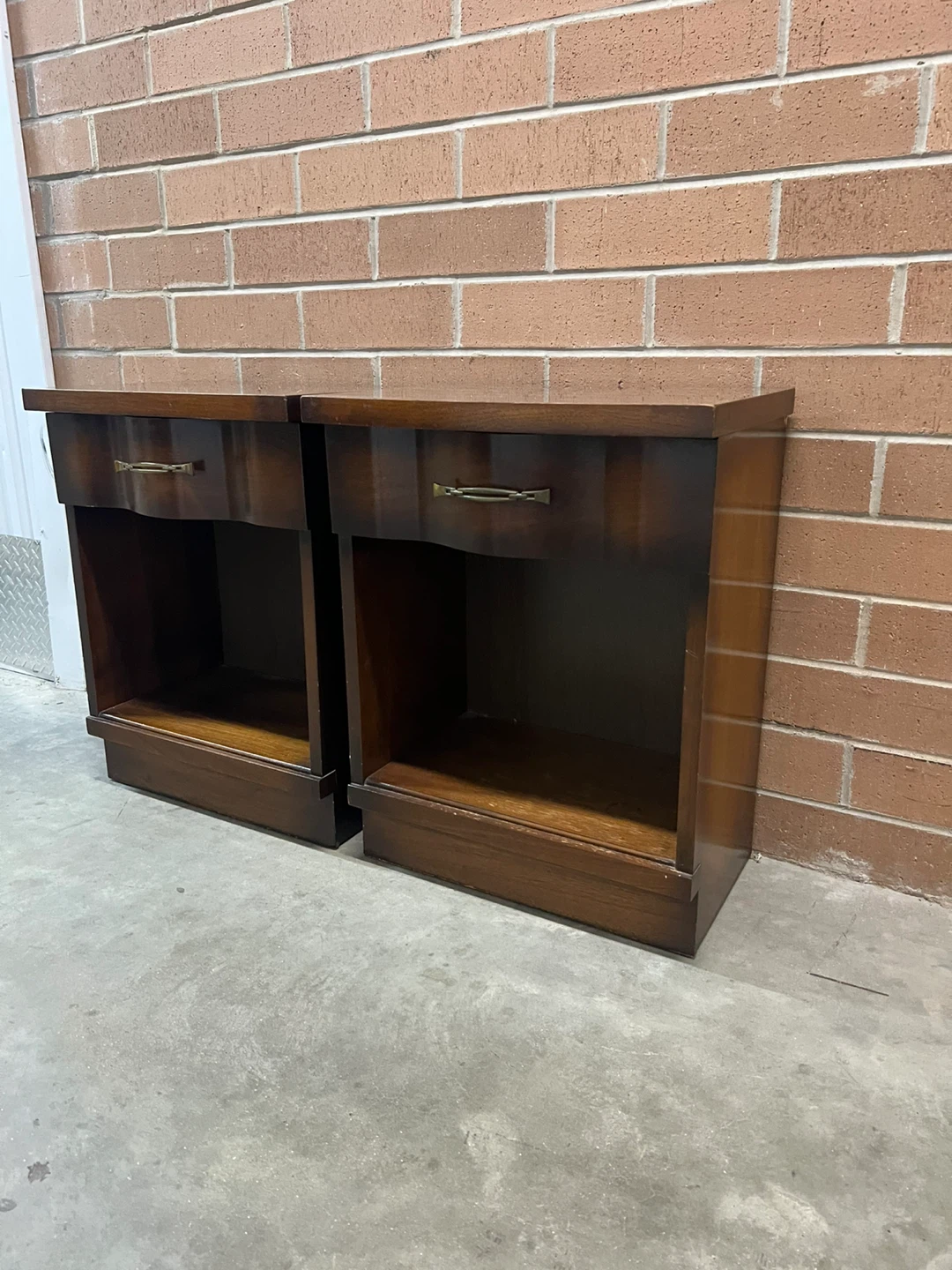 Pair of Dark Wood Nightstands - photo 3