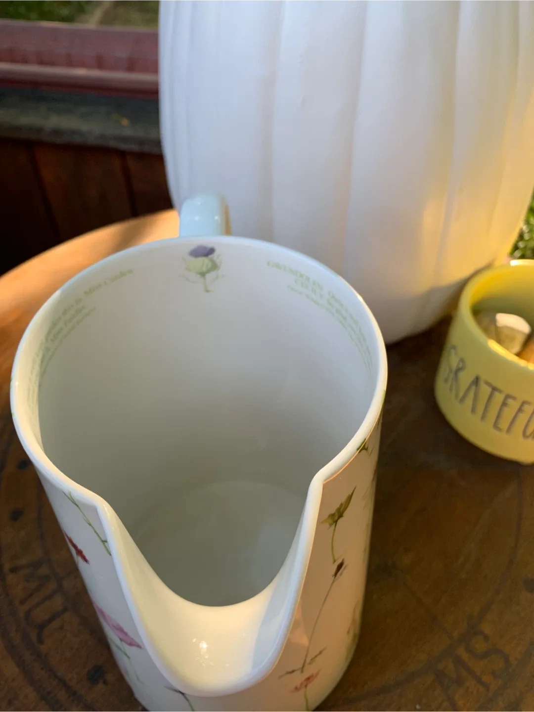 Portmeirion Up the Garden Path Pitcher image indicator(8)