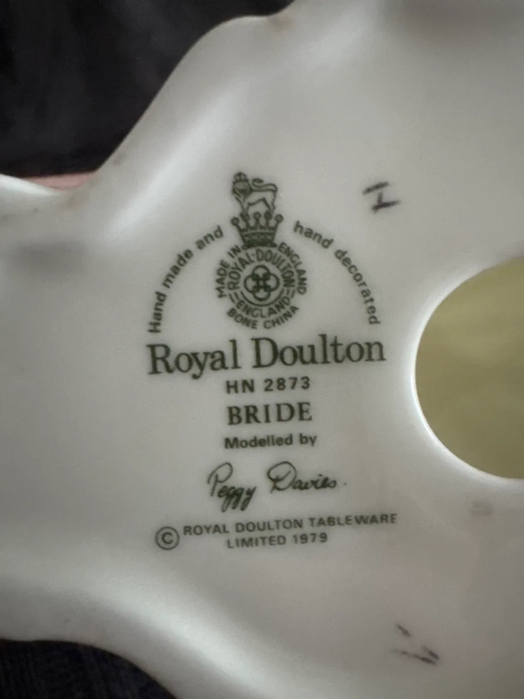 Royal Doulton Bride Figurine HN 2873 image indicator(2)
