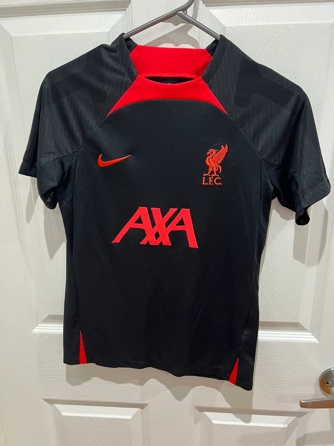 Liverpool FC  Mohamed Salah Jersey thumbnail