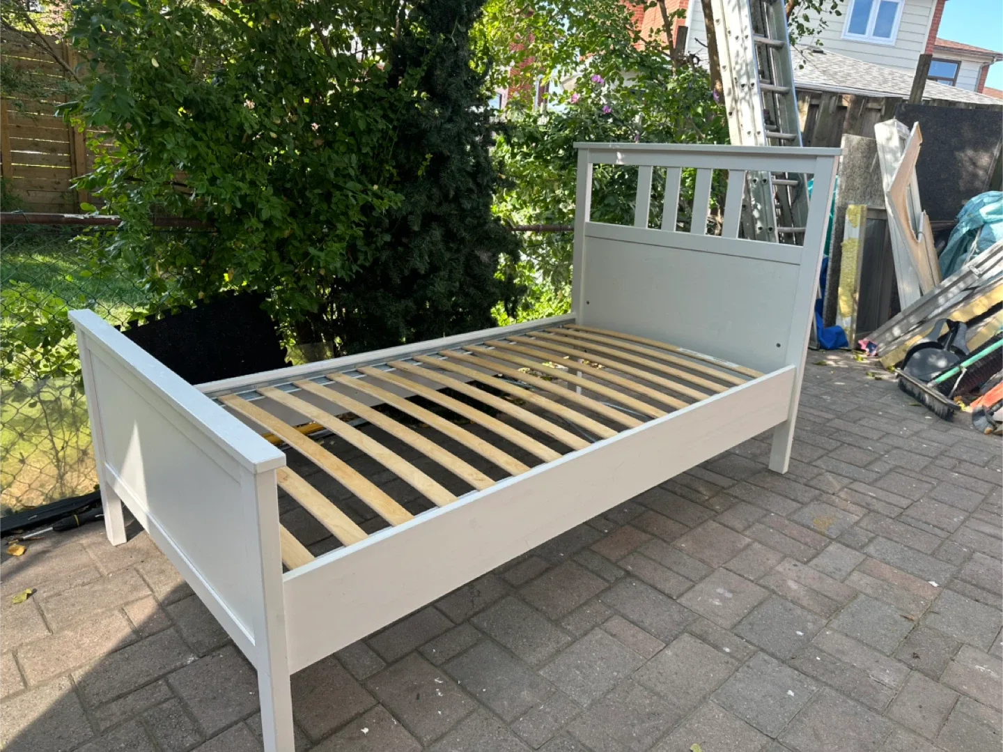 White Twin Bed Frame W40 L78 thumbnail