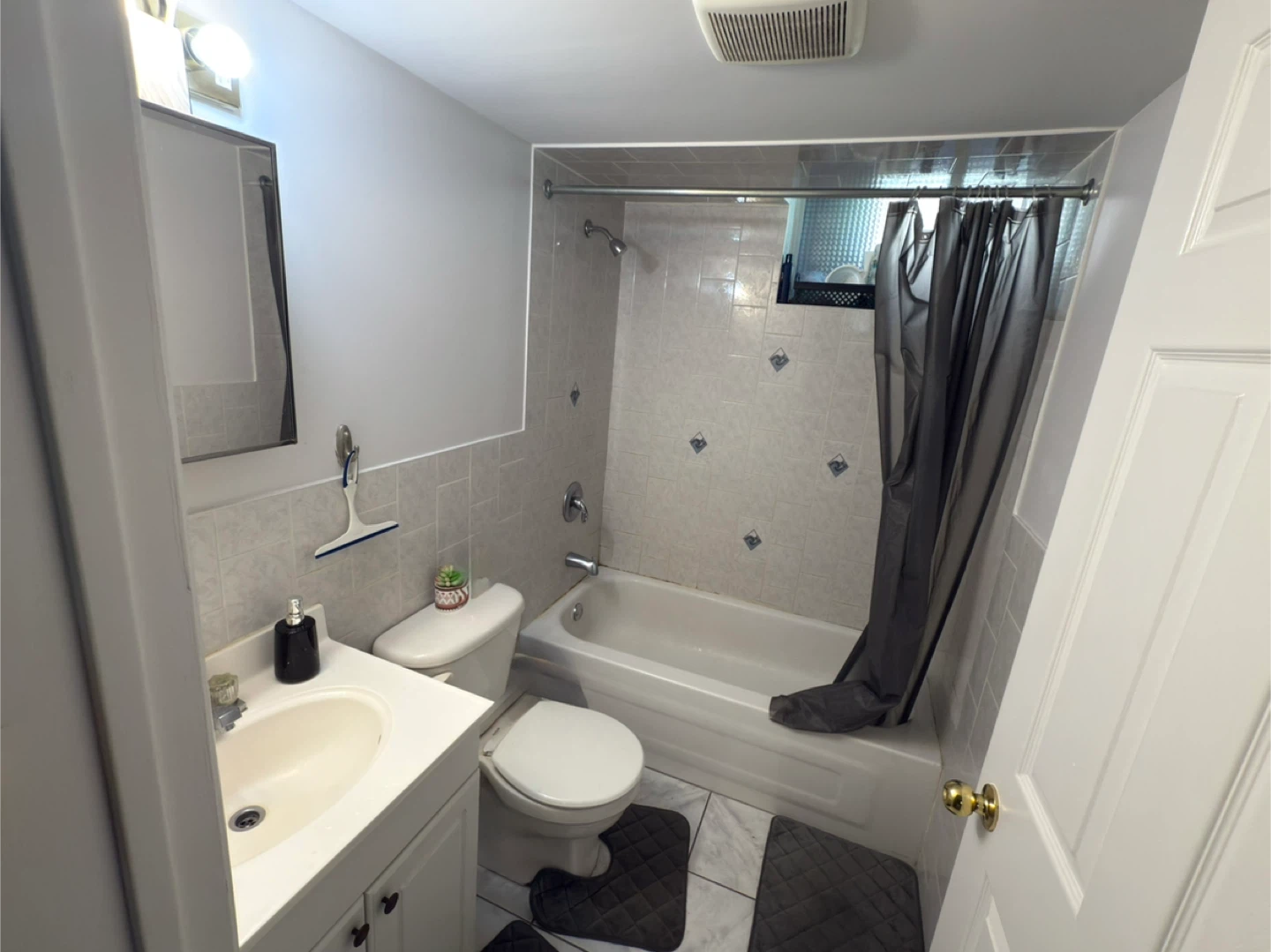 Roommate wanted - photo 3