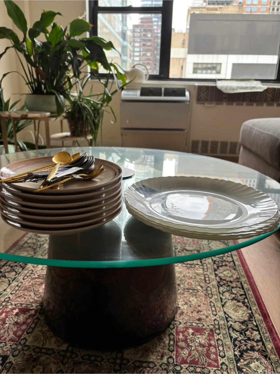 FREE- Dinnerware Set Plates and Utensils thumbnail