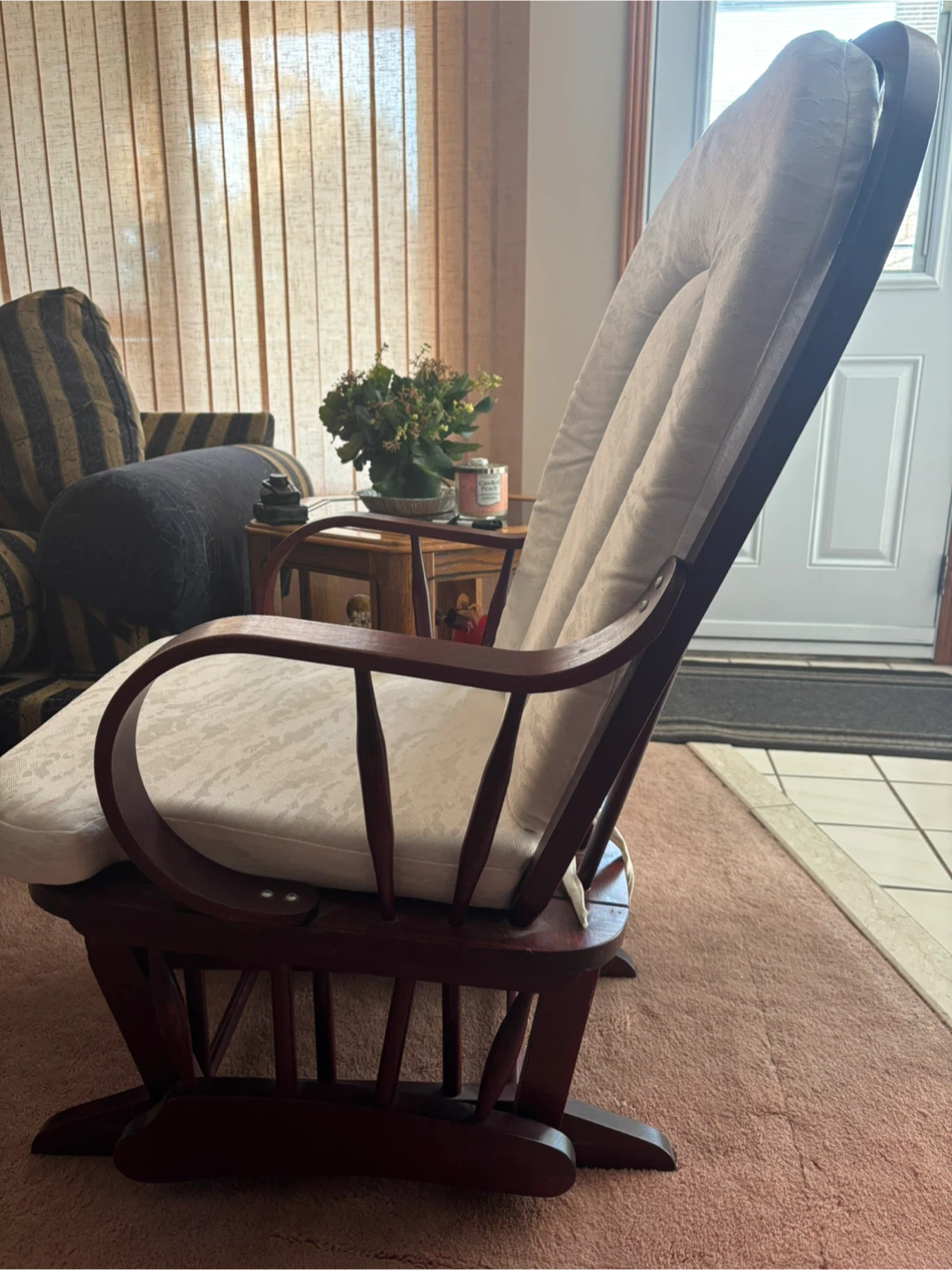 Glider Rocking Chair - Comfortable & Relaxing - photo 2