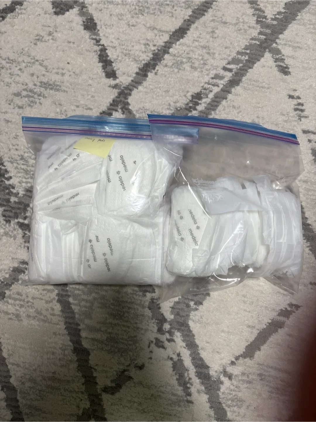 Free! Medela Breastfeeding Pads