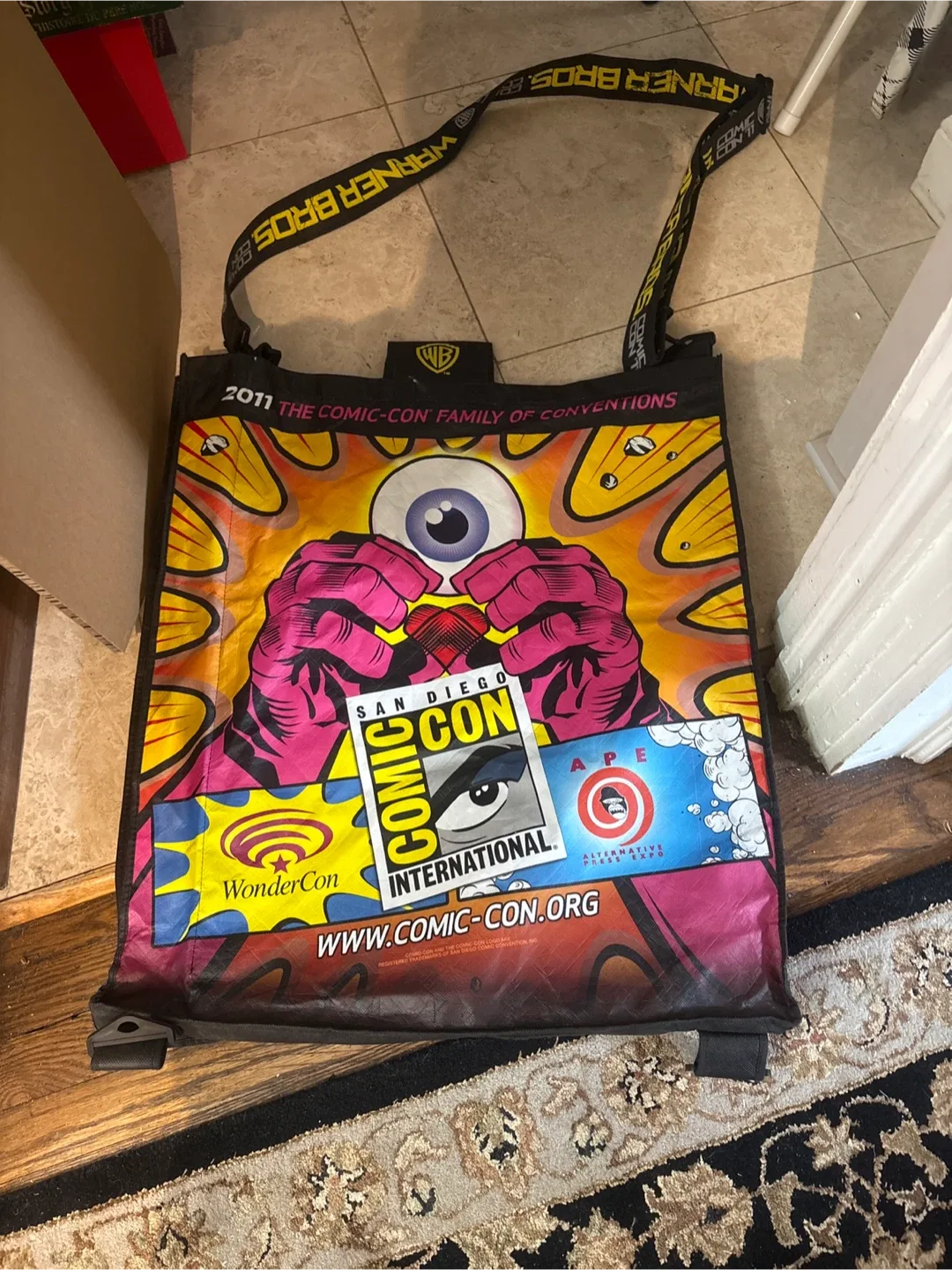Comic-Con / Big Bang Theory Warner Bros Bag thumbnail