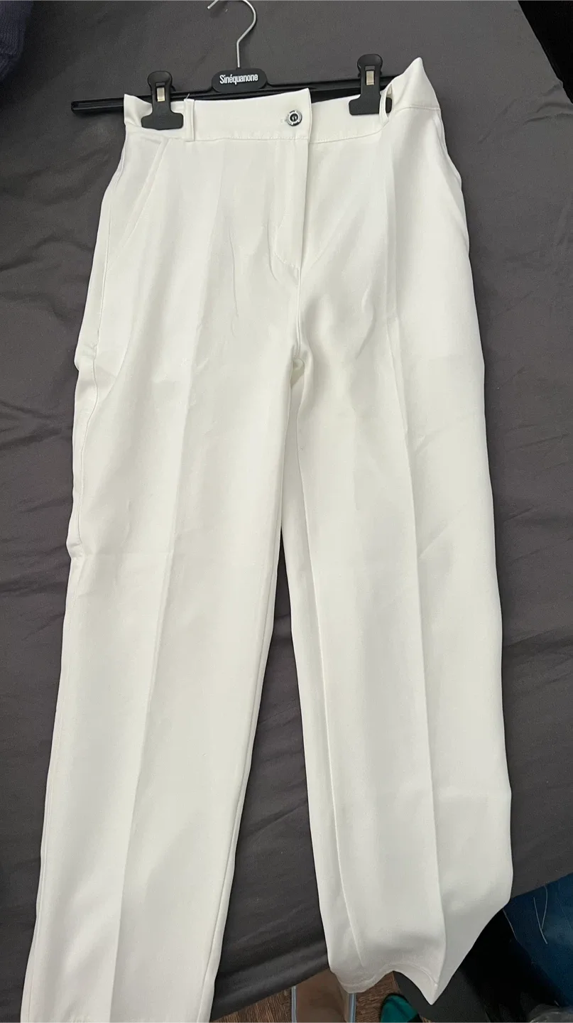 Sinséquanone White Trousers thumbnail