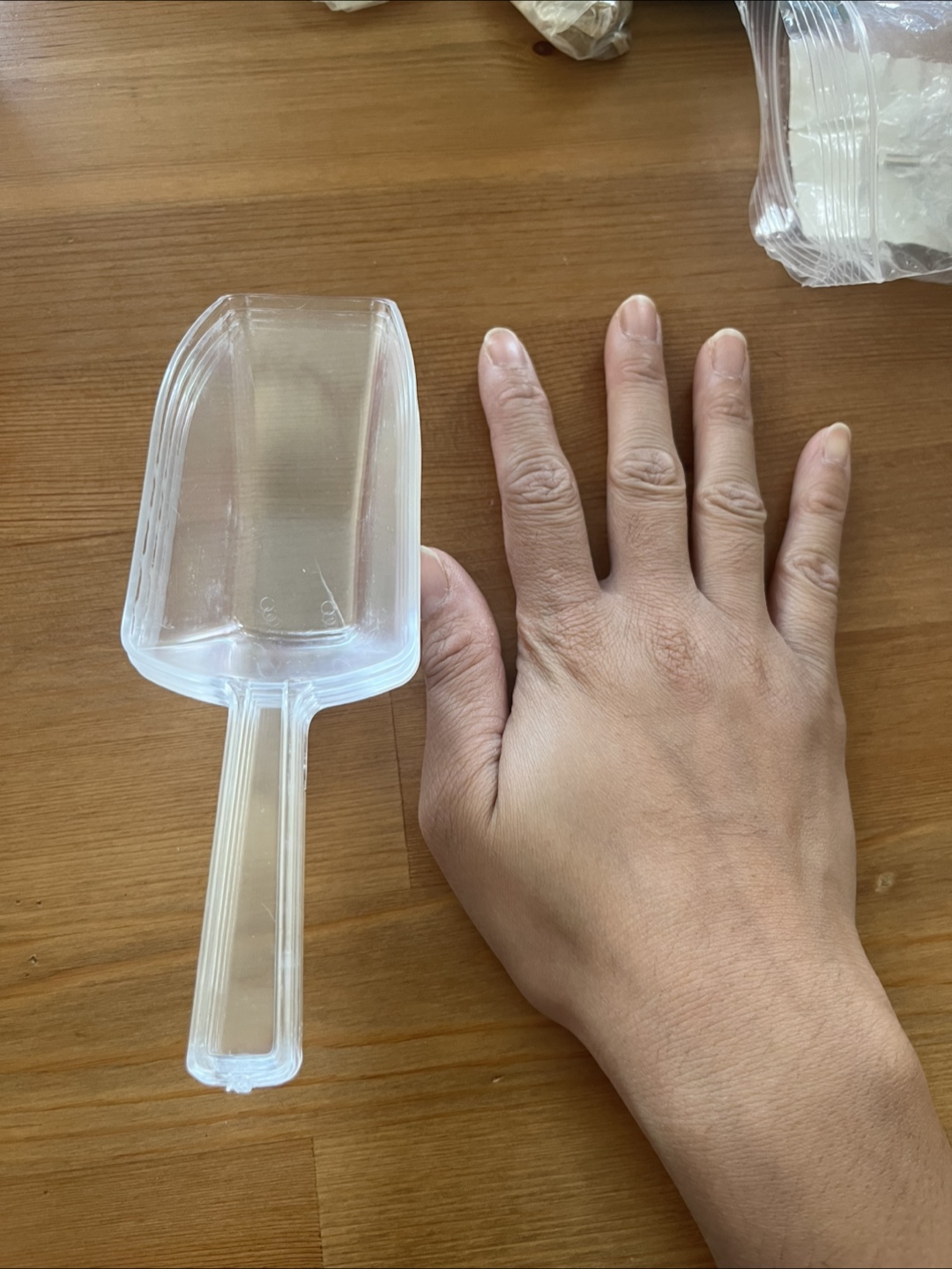 Clear Plastic Ice Scoops