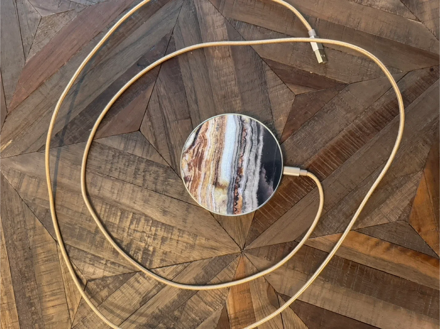 iDeal of Sweden Wireless Charger thumbnail