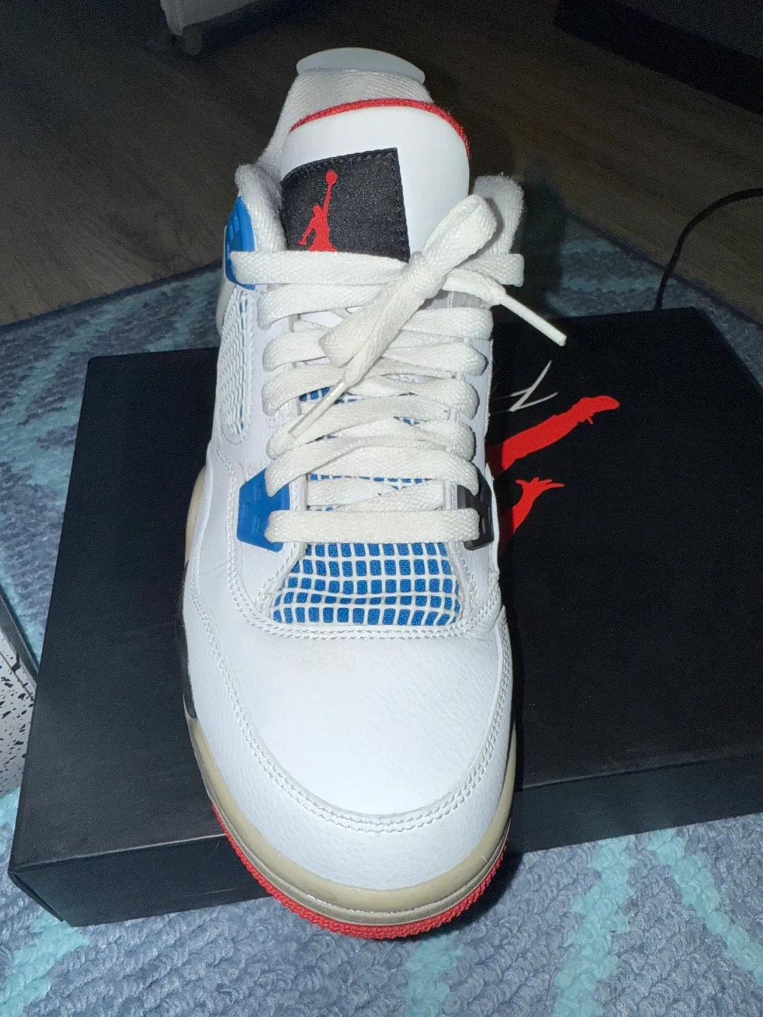 Air Jordan 4 Retro GS White/Military Blue - Size 7Y image indicator(2)