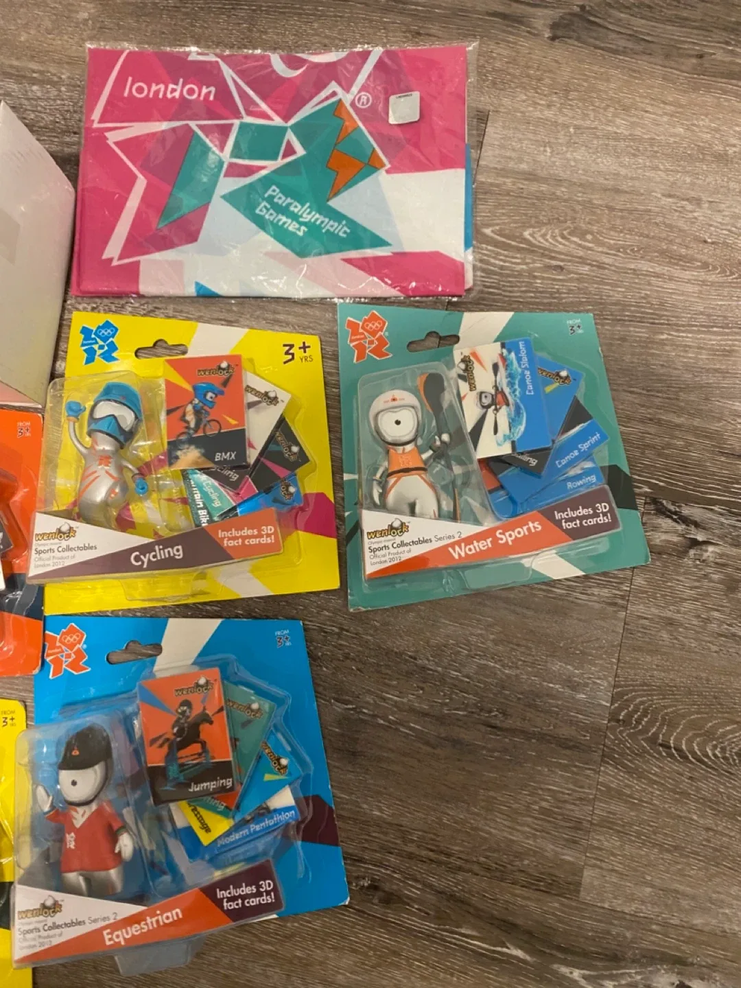 Wenlock & Mandeville London 2012 Olympic Mascot Collectibles image indicator(4)