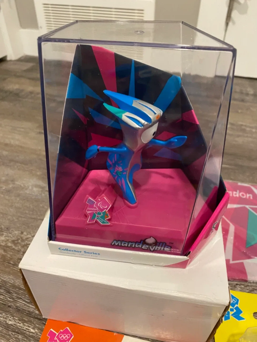 Wenlock & Mandeville London 2012 Olympic Mascot Collectibles image indicator(5)