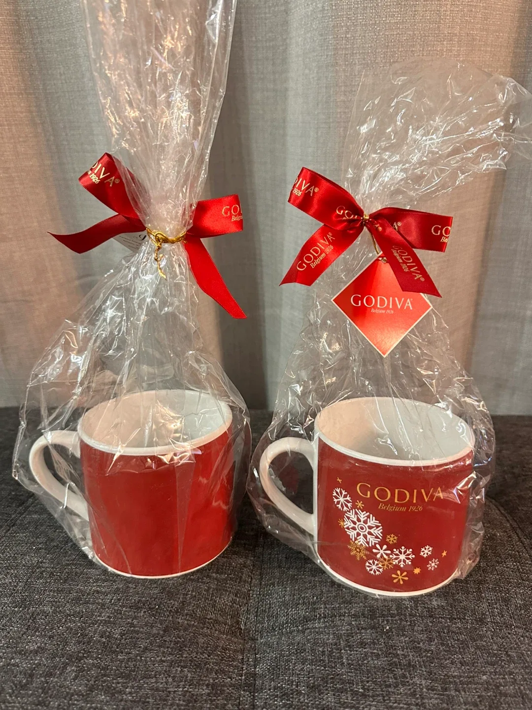 Godiva Holiday Mug - New in Packaging image indicator(2)