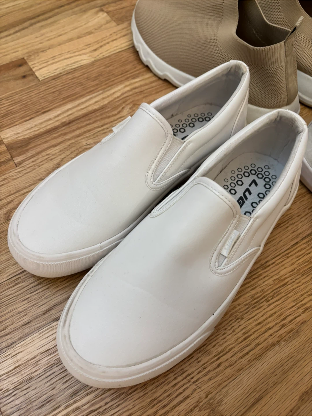 3 pairs of shoes - photo 3
