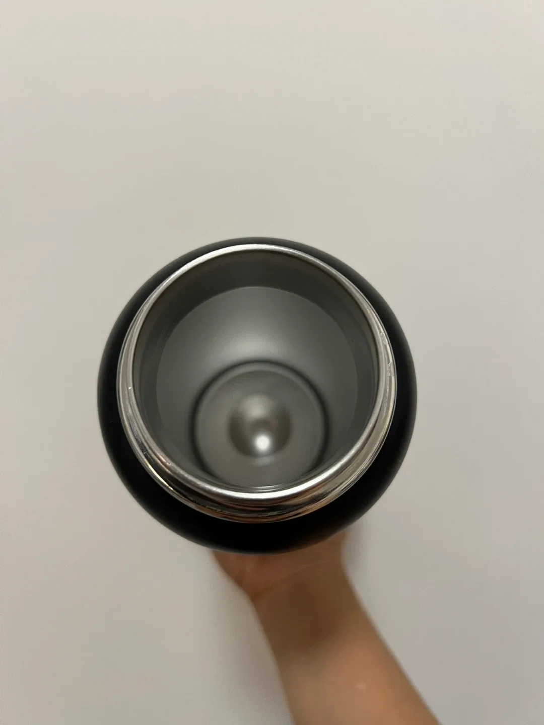Lululemon Black Water Bottle image indicator(6)