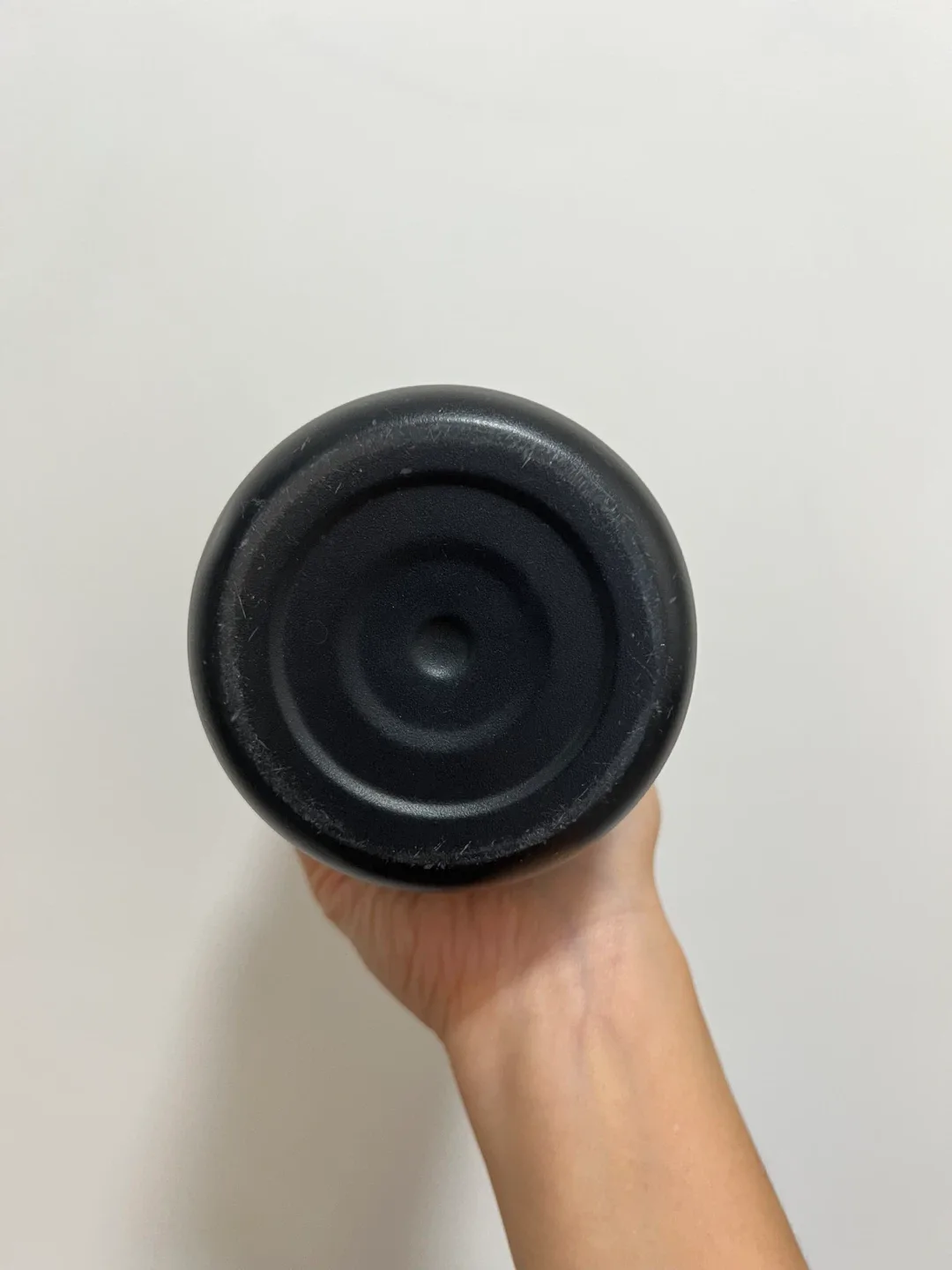 Lululemon Black Water Bottle image indicator(5)