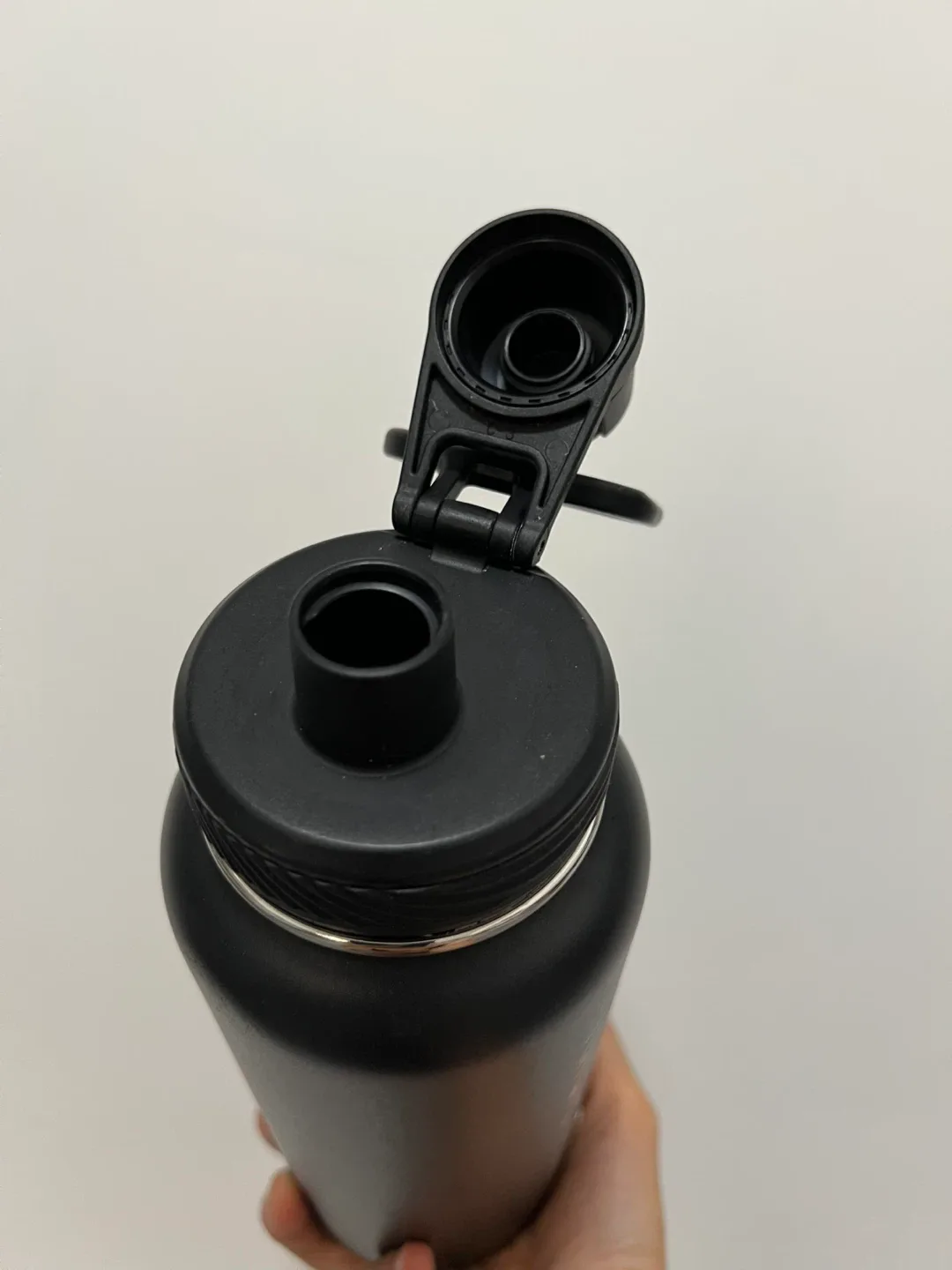 Lululemon Black Water Bottle image indicator(7)
