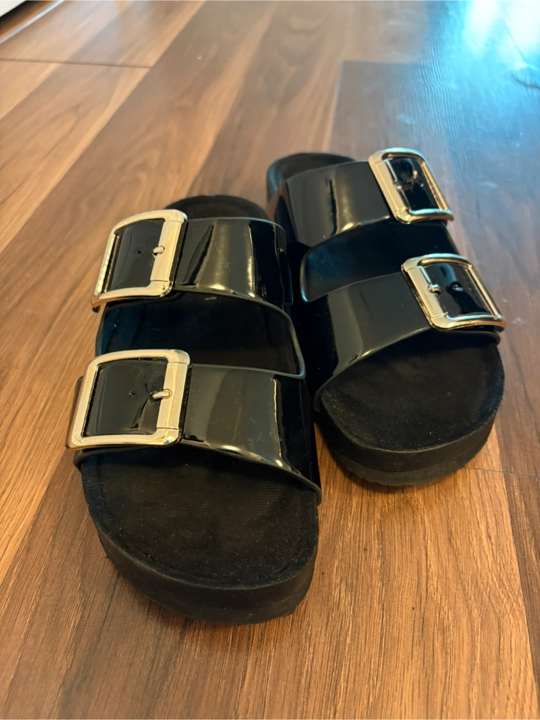 Madden Girl Black Sandals - Size 7